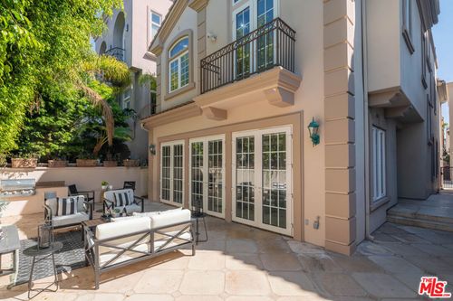 134 Voyage Mall, Marina del Rey, CA, 90292-7296 | Card Image