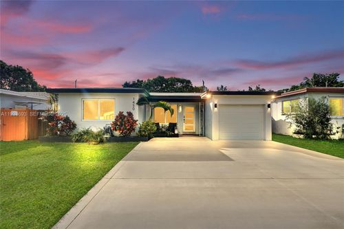 1450 Ne 180th St, North Miami Beach, FL, 33162-1343 | Card Image