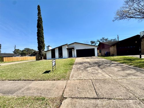 7203 Addicks Clodine Rd, Houston, TX, 77083-2901 | Card Image