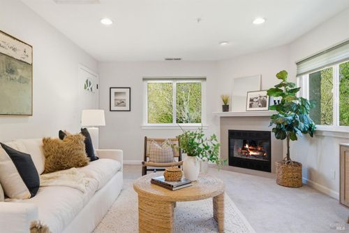 apt-d-202 Foss Creek Cir, Healdsburg, CA, 95448-4290 | Card Image