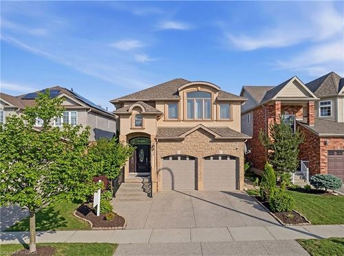 59 Newcastle Dr, Kitchener, ON, N2R1X2 | Card Image