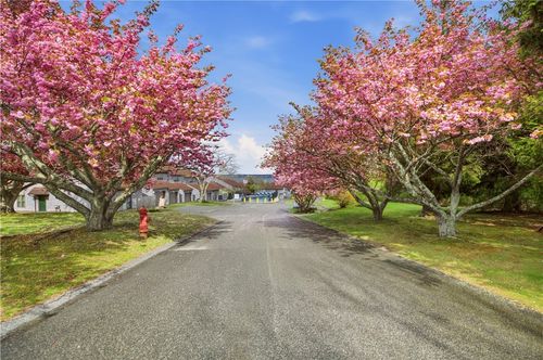 8-150 Bay View Dr, Jamestown, RI, 02835-1552 | Card Image