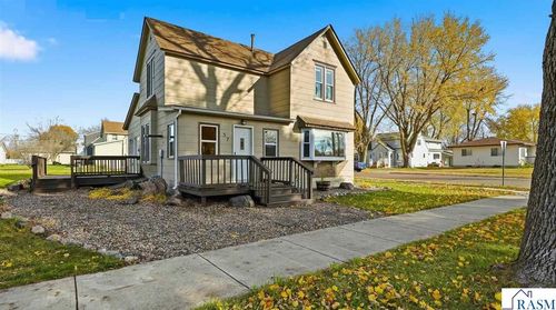 37 5th St Se, Wells, MN, 56097-1730 | Card Image