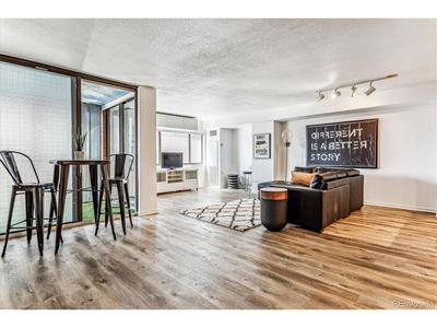 703 - 1551 Larimer St, Home with 1 bedrooms, 2 bathrooms and null parking in Denver CO | Image 3