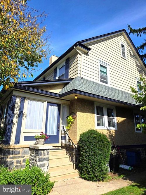 21 W Hillcrest Ave, HAVERTOWN, PA, 19083-1432 | Card Image