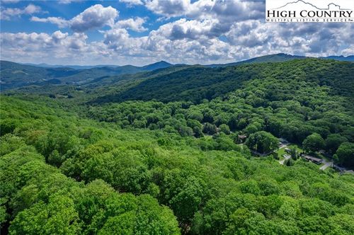 30 Summit Park Dr, Banner Elk, NC, 28604-8846 | Card Image