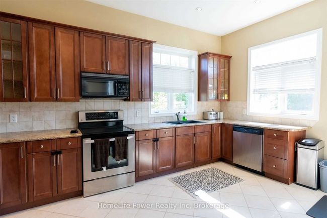 8 Bianca Dr, House other with 3 bedrooms, 3 bathrooms and 1 parking in Niagara on the Lake ON | Image 13