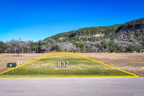 837 Bingham, New Braunfels, TX, 78132 | Card Image