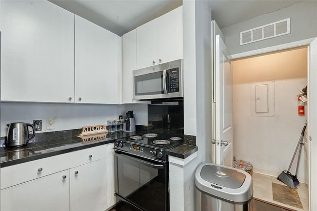 UNIT-1206 - 3505 Sage Rd, Condo with 2 bedrooms, 2 bathrooms and null parking in Houston TX | Image 30