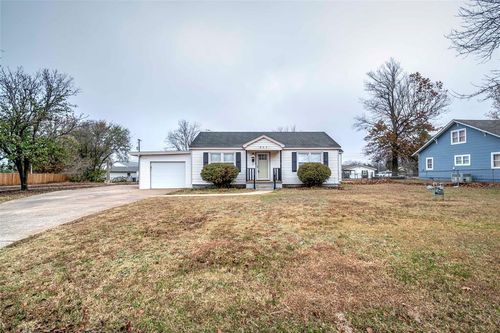 511 W 9th St, Stroud, OK, 74079-2430 | Card Image