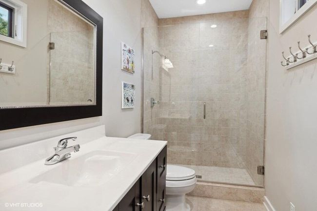 24_51007LakeParkDr_13_PrimaryBathroom_Lo | Image 25