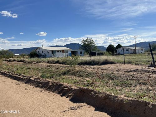 11 W Upton St, Pearce, AZ, 85625 | Card Image
