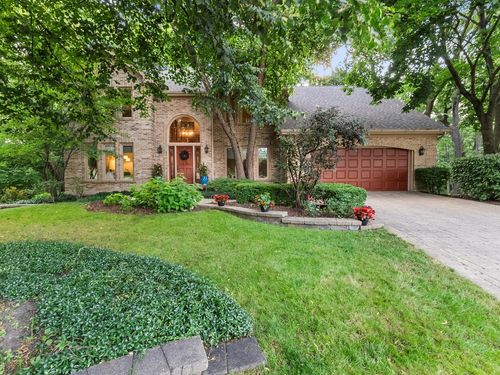 2413 River Woods Dr, Naperville, IL, 60565-6356 | Card Image