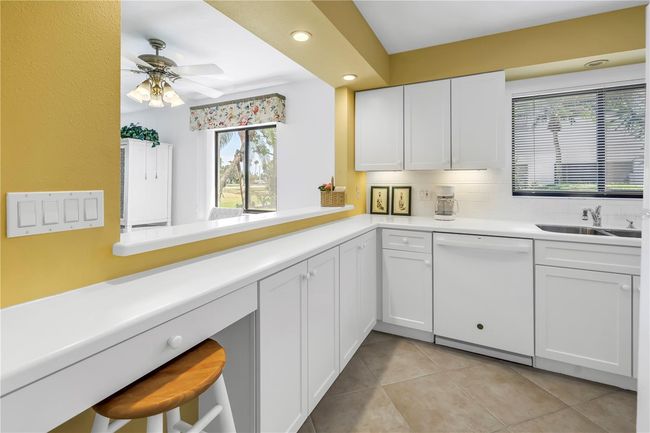 Kitchen | Image 11