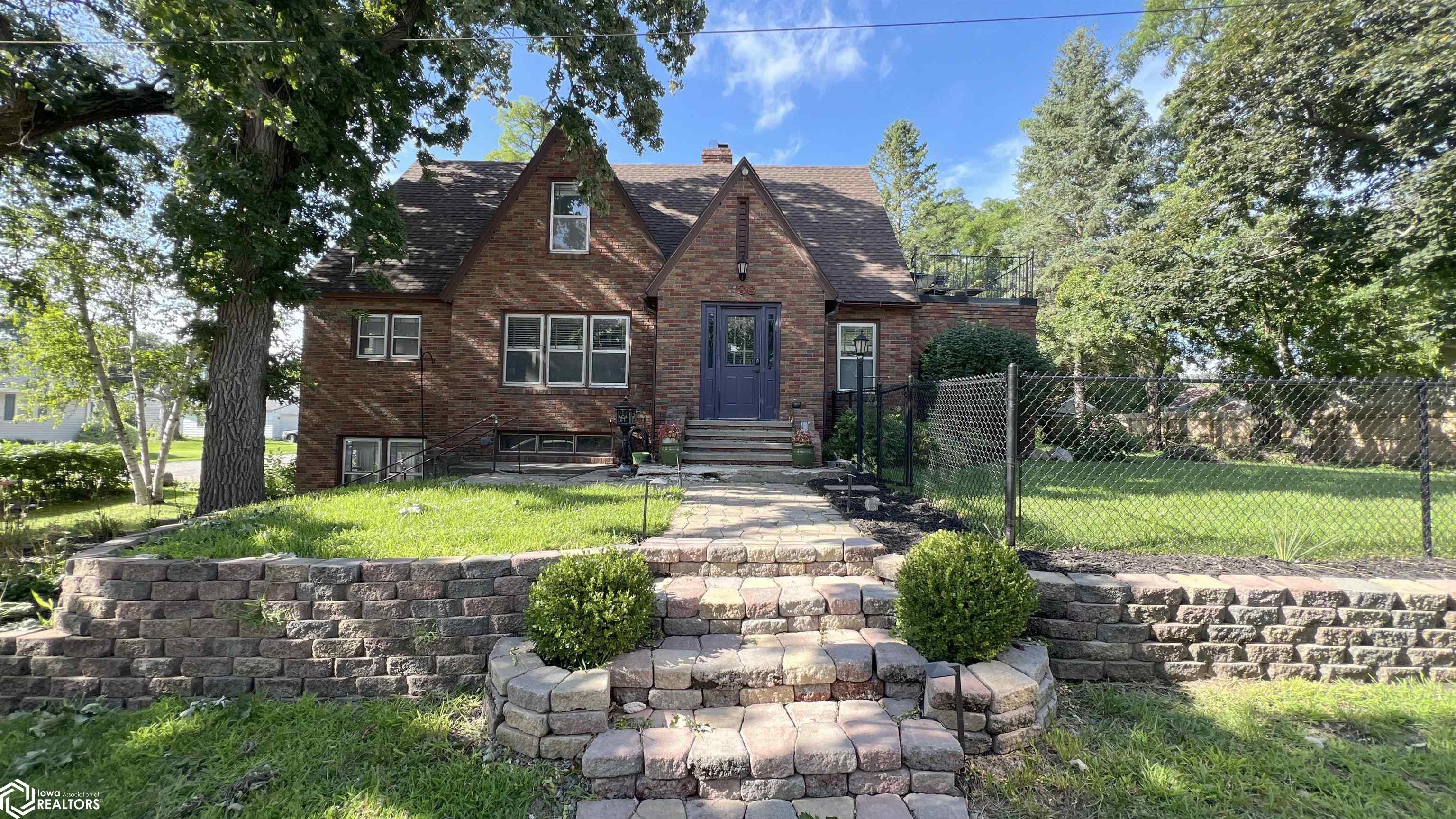 2nd St, Mason City, IA 50401