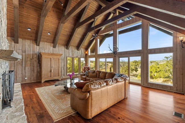 556 Cliff View Loop, Home with 6 bedrooms, 7 bathrooms and null parking in Harper TX | Image 26