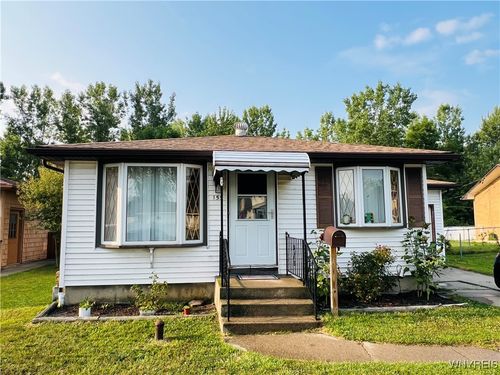 155 Highview Cir, Buffalo, NY, 14219-1049 | Card Image
