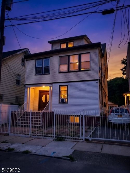 15 Westervelt Pl, Irvington, NJ, 07111-4988 | Card Image