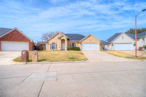 1107 Deer Valley Ln, Arlington, TX, 76001-7906 | Card Image