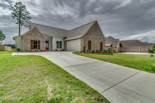 117 Charleston Ln, Madison, MS, 39110-7957 | Card Image