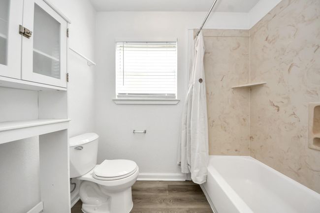 Secondary Bath | Image 29