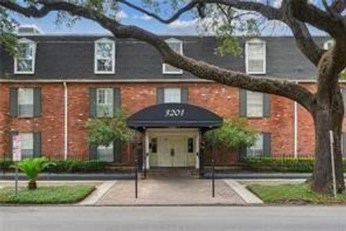 324-3201 Saint Charles Ave, New Orleans, LA, 70115-4564 | Card Image