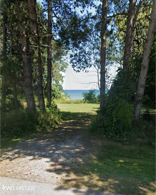 6248 Lakeshore Rd, Palms, MI, 48465 | Card Image