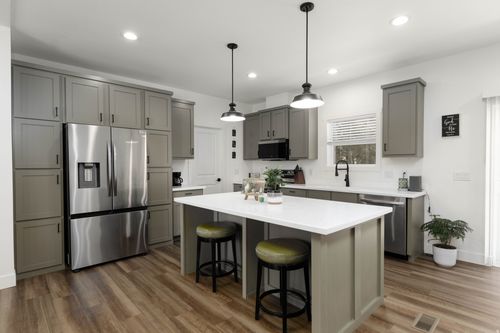 183 N Matt Dillon Trl, Central, UT, 84722-3043 | Card Image