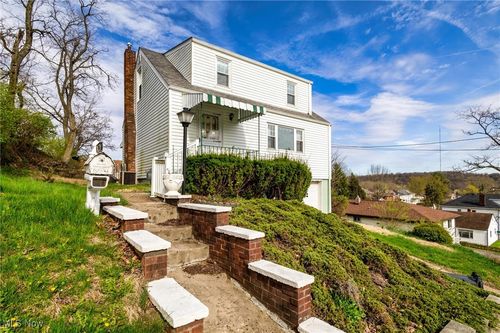 488 Woodland Ave, Steubenville, OH, 43952-3262 | Card Image
