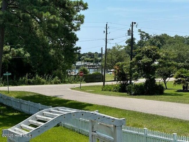 2032 Middle Sound Loop Rd, House other with 3 bedrooms, 2 bathrooms and null parking in Wilmington NC | Image 4