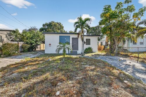 1257 W 35th St, Riviera Beach, FL, 33404-2917 | Card Image