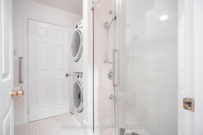 84 Frontenac Cres, House other with 5 bedrooms, 3 bathrooms and 4 parking in Deep River ON | Image 11