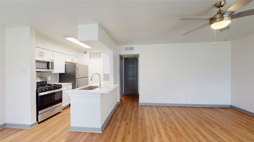 103-205 E Davis St, Dallas, TX, 75203-1622 | Card Image