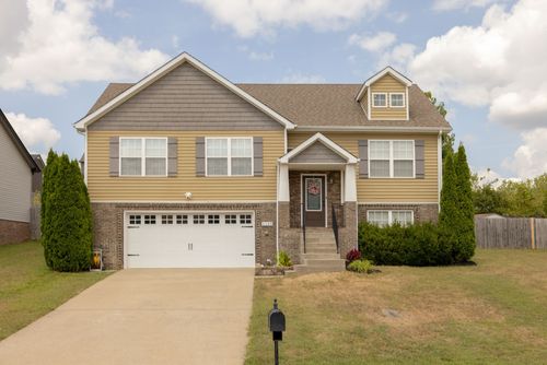1145 Ishee Dr, Clarksville, TN, 37042-6679 | Card Image