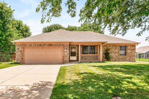 397 Schoolhouse Ln, Bargersville, IN, 46106-9604 | Card Image