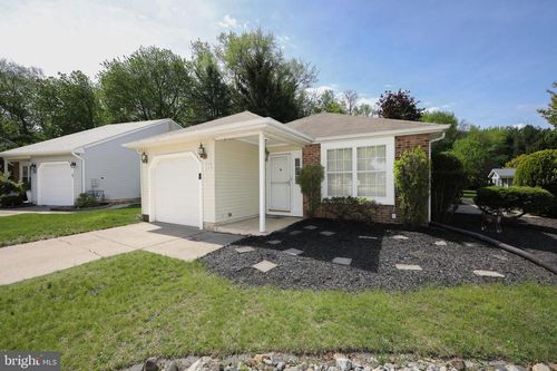 16 Madison Ct, MOUNT LAUREL, NJ, 08054-3069 | Card Image