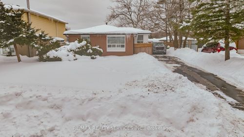 23 Fidelia Cres, Brampton, ON, L6T3P7 | Card Image