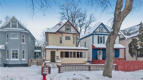 617 Furby St, Winnipeg, MB, R3B2W1 | Card Image