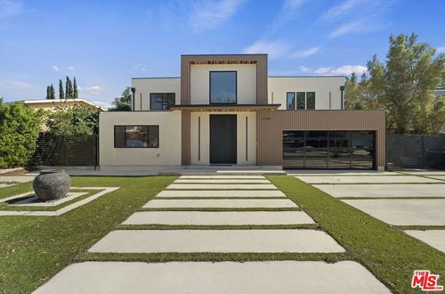 17036 Orozco St, Granada Hills, CA, 91344-1136 | Card Image