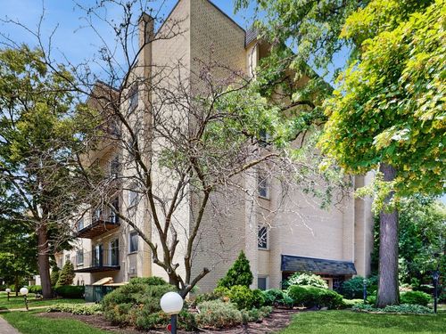 203-8650 Ferris Ave, Morton Grove, IL, 60053-2837 | Card Image