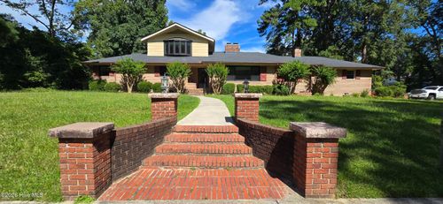 2001 Forest Hill Dr, Greenville, NC, 27858-5112 | Card Image