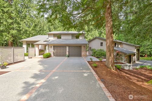20530 Ne 66th St, Redmond, WA, 98053-7815 | Card Image