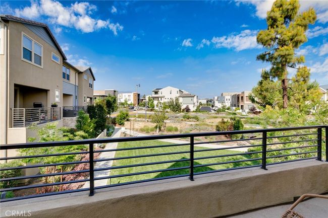 484 Chorus, Condo with 3 bedrooms, 3 bathrooms and 2 parking in Irvine CA | Image 9