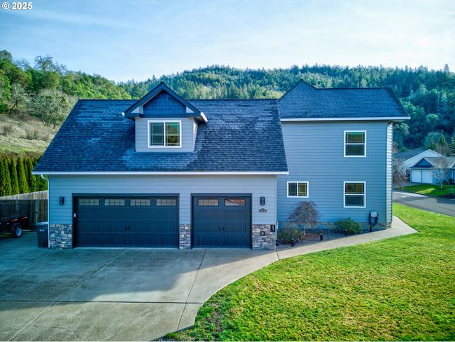 459 Oak Valley Loop, House other with 4 bedrooms, 4 bathrooms and 3 parking in Winchester OR | Image 48
