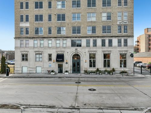 502-2915 John R St, Detroit, MI, 48201-2911 | Card Image