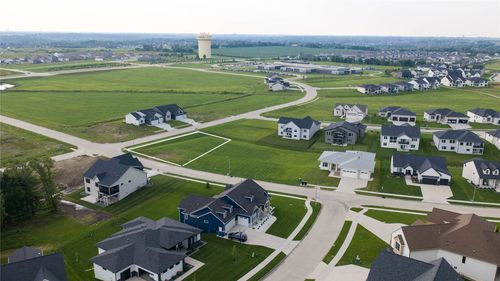 17200 Springbrook Trl, Urbandale, IA, 50263-1702 | Card Image