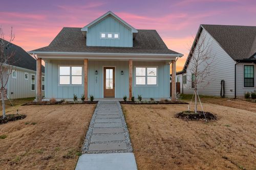 207 W 7th St, Justin, TX, 76247 | Card Image