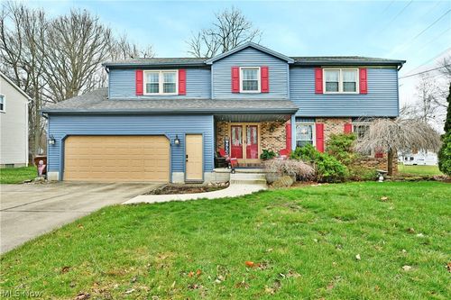 6389 Tara Dr, Youngstown, OH, 44514-1682 | Card Image