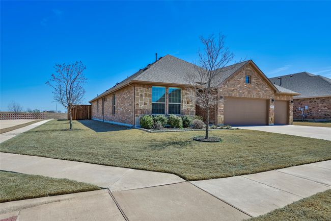 3236 Camden Creek Rd, House other with 4 bedrooms, 2 bathrooms and null parking in Krum TX | Image 7