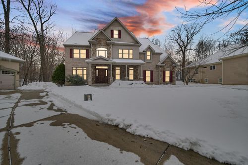 272 Bruntfield Ct, Valparaiso, IN, 46385 | Card Image